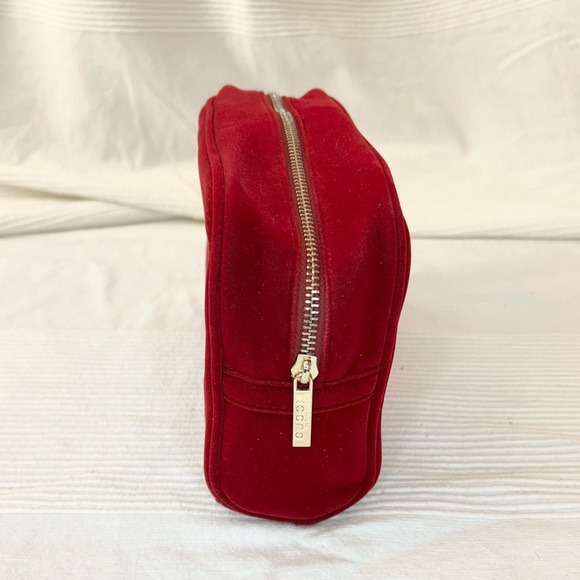 Gucci Red Velvet Cosmetics Bag / Clutch - Picture 4 of 16